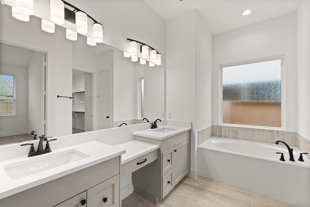 1810 Manderley Drive, Katy, Texas image 22