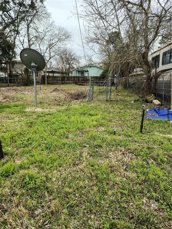 125 Bay Shore Drive, La Porte, Texas image 8