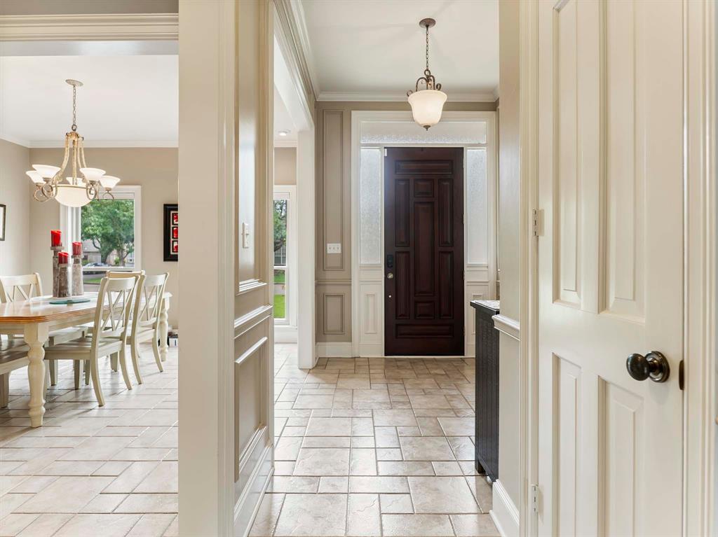2800 Hillcrest Drive, Bay City, Texas image 4