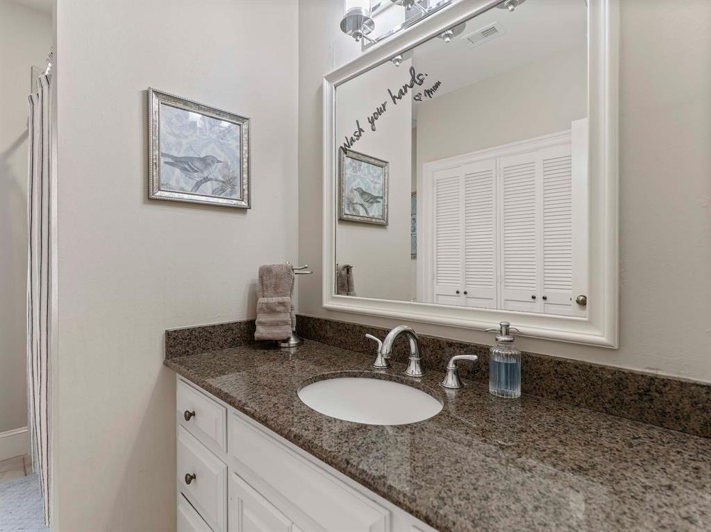 2800 Hillcrest Drive, Bay City, Texas image 24