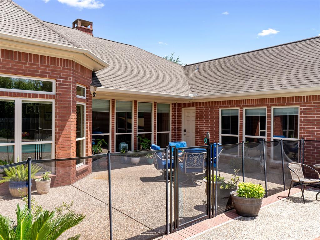 2800 Hillcrest Drive, Bay City, Texas image 40