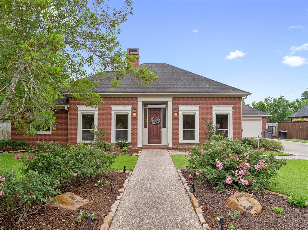 2800 Hillcrest Drive, Bay City, Texas image 1