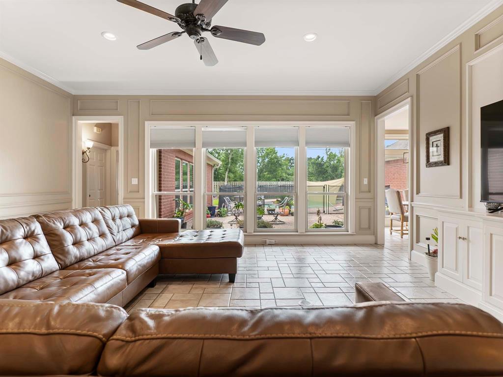 2800 Hillcrest Drive, Bay City, Texas image 14
