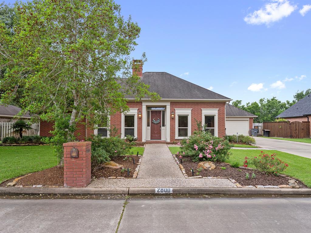 2800 Hillcrest Drive, Bay City, Texas image 3