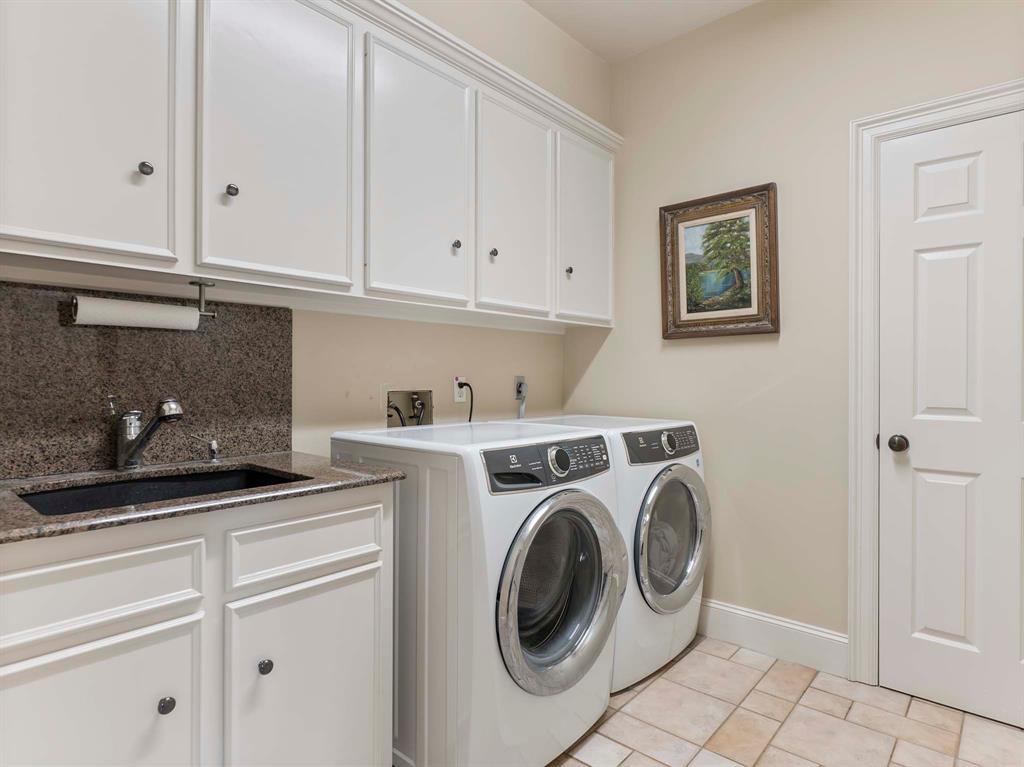 2800 Hillcrest Drive, Bay City, Texas image 38