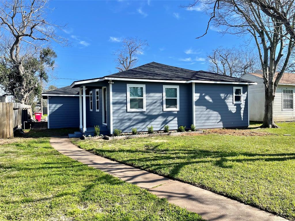 1526 W 8th Street, Freeport, Texas image 1