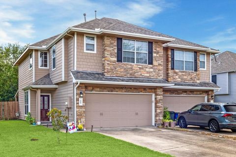 Photo of 225 Drake Run Lane, Dickinson, TX 77539 (MLS # 10807286)