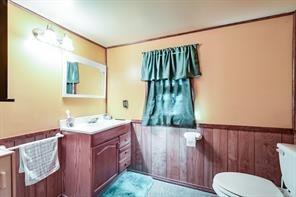 800 Oak St Street, Anahuac, Texas image 16