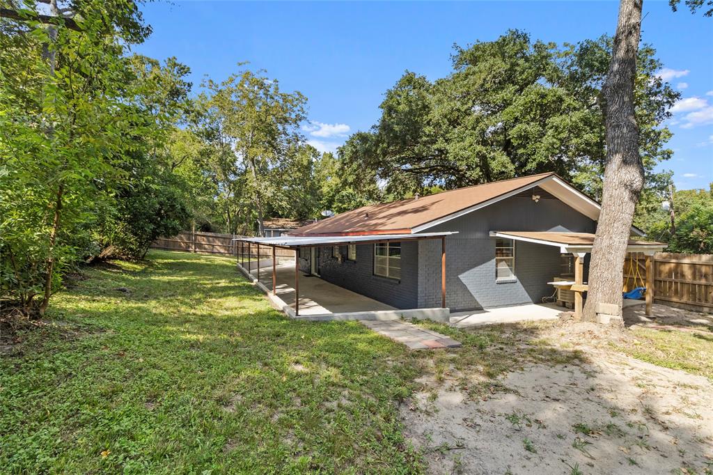312 Mary Avenue, Huntsville, Texas image 27