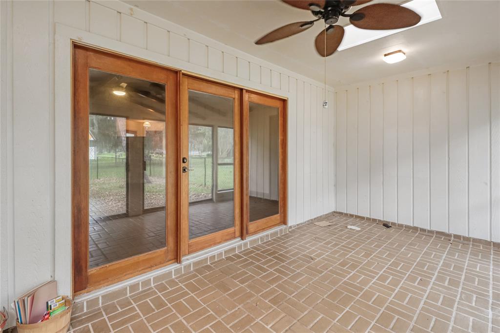 2187 Twin Lakes Boulevard, West Columbia, Texas image 20