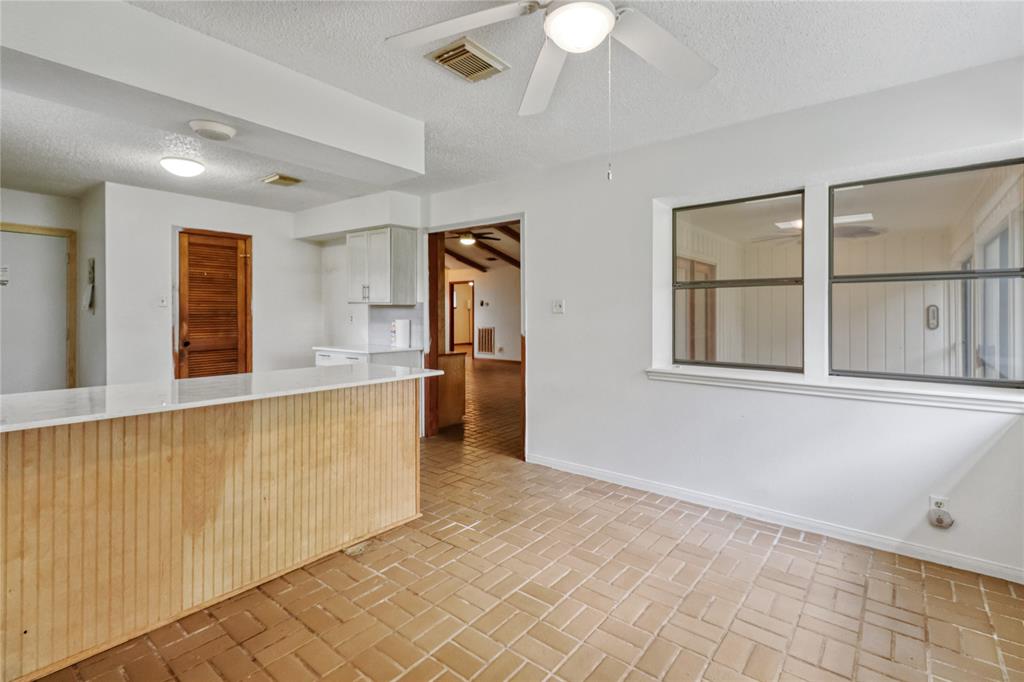 2187 Twin Lakes Boulevard, West Columbia, Texas image 10