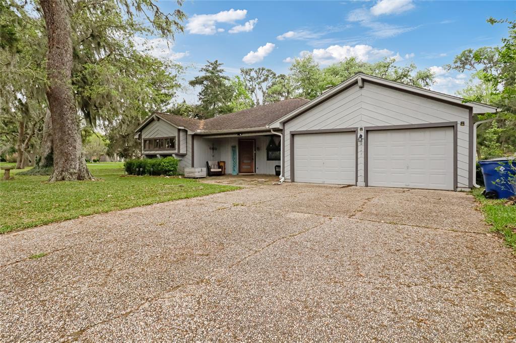 2187 Twin Lakes Boulevard, West Columbia, Texas image 2