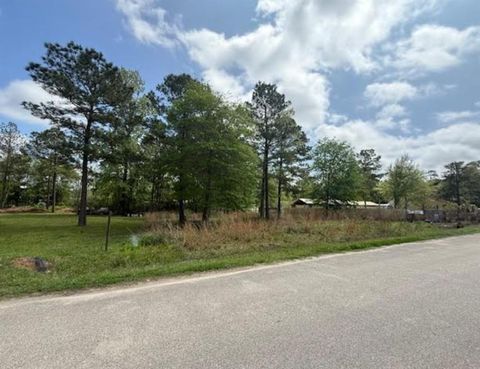 Photo of 305 County Road 3419, Cleveland, TX 77327 (MLS # 323932) Photo of 305 County Road 3419, Cleveland, TX 77327 (MLS # 323932)