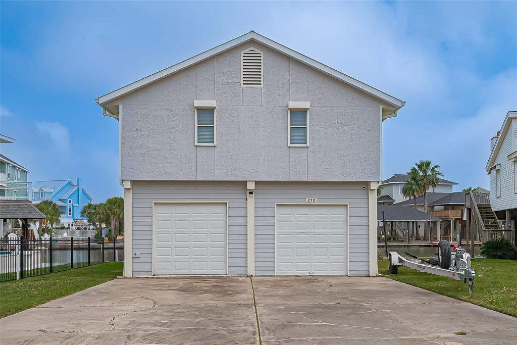210 Sampan Drive