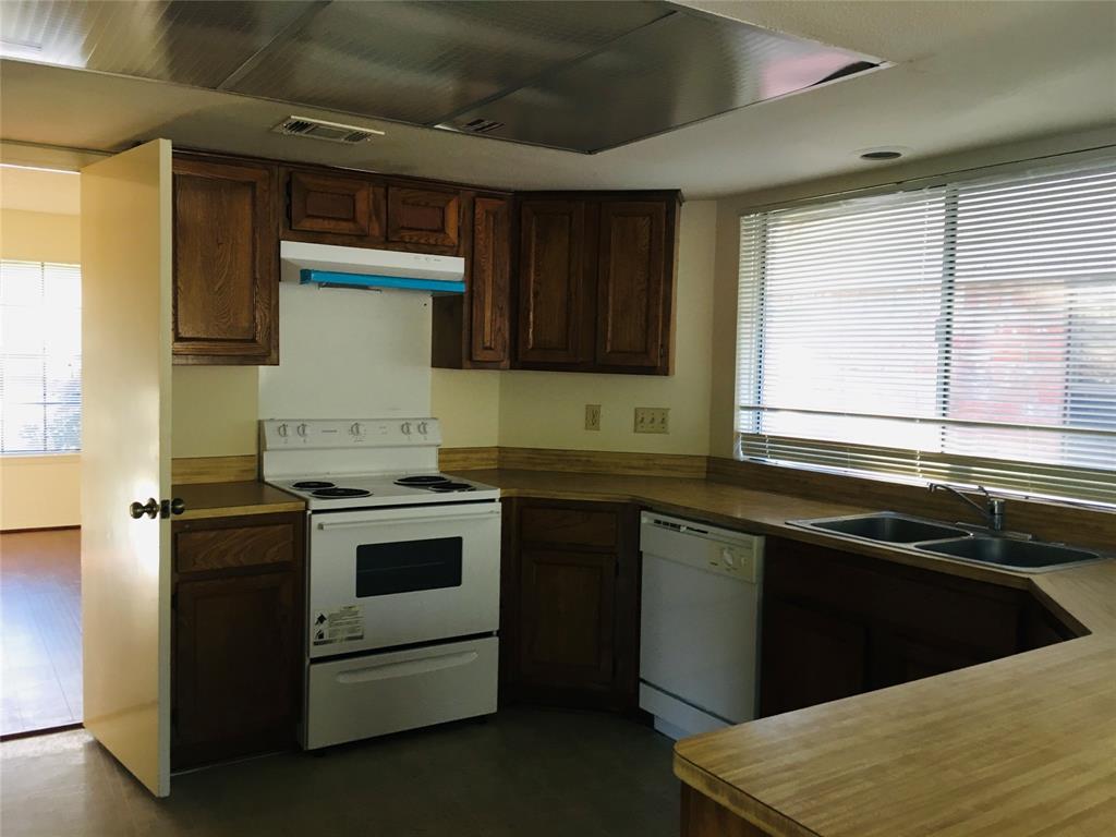2615 Austins Place