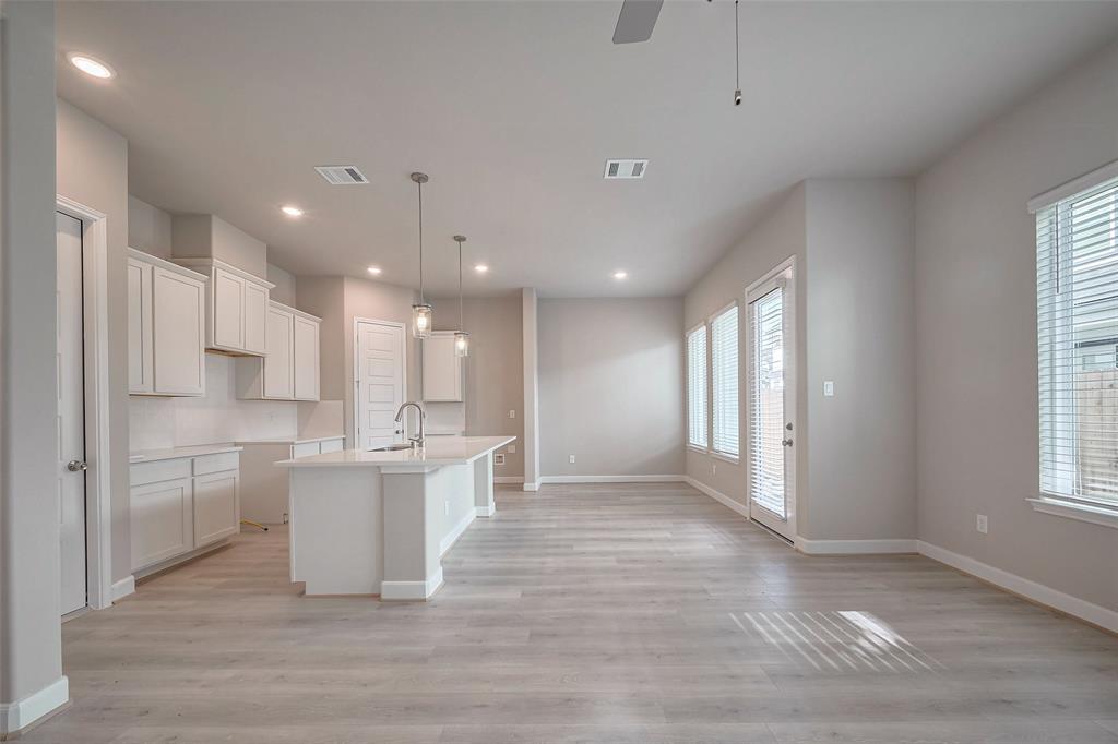8926 Grovner Place, Houston, Texas image 18