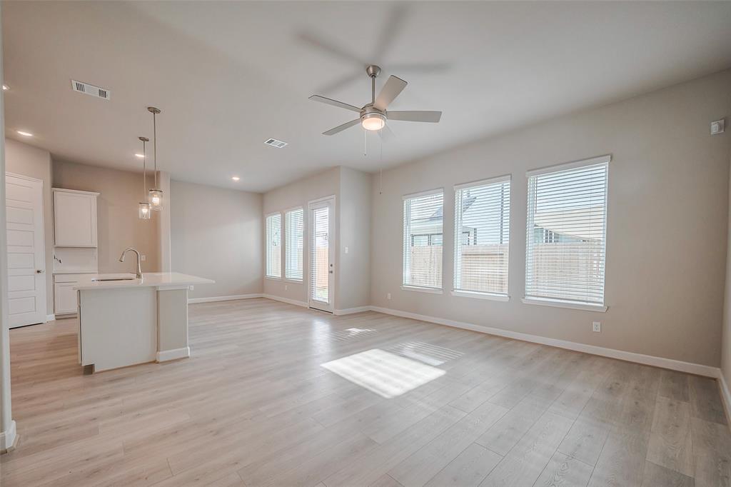 8926 Grovner Place, Houston, Texas image 6