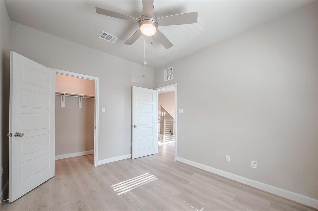 8926 Grovner Place, Houston, Texas image 40