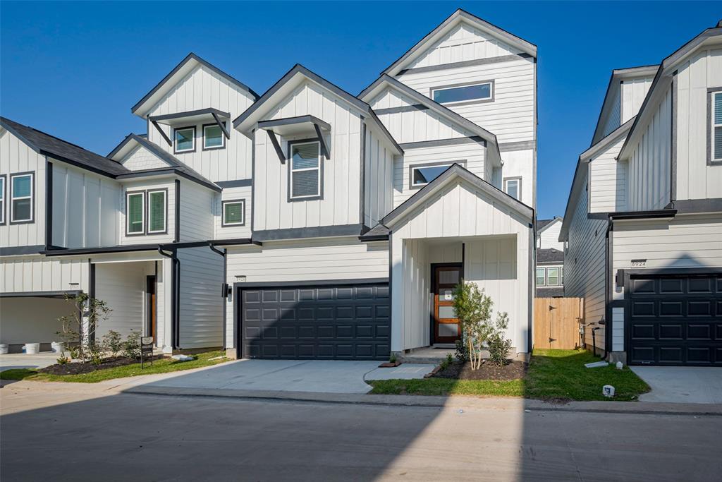 8926 Grovner Place, Houston, Texas image 2