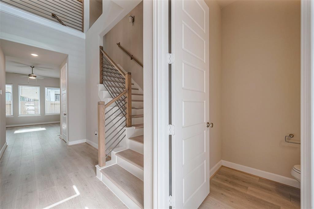 8926 Grovner Place, Houston, Texas image 4