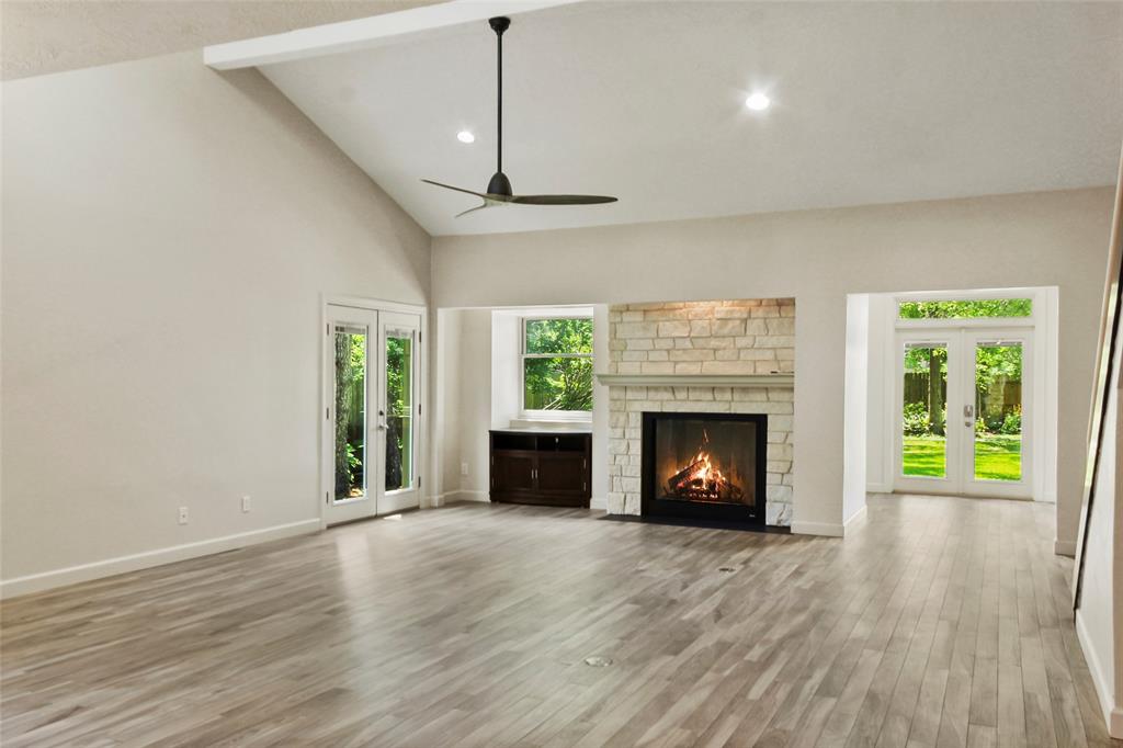 1216 Pin Oak Drive, Dickinson, Texas image 3