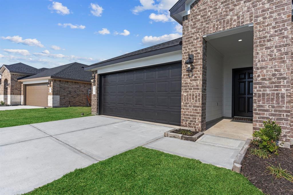 8415 Sandy Coral, Iowa Colony, Texas image 2