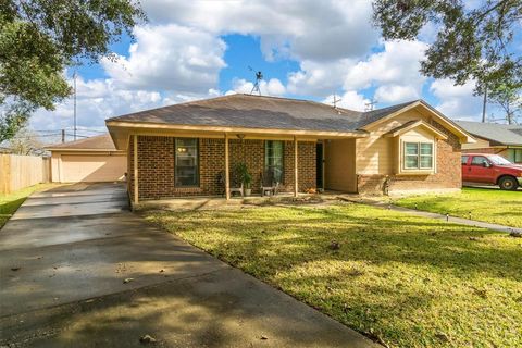 A home in League City