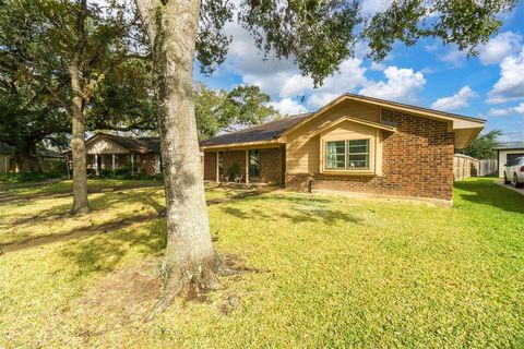 A home in League City