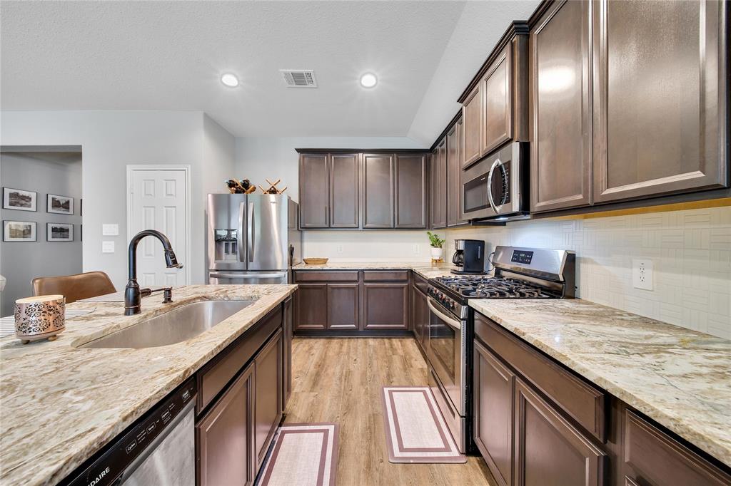 922 Golden Willow Lane, Conroe, Texas image 18