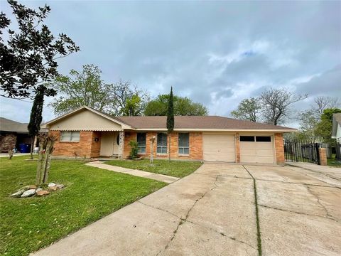 Single Family Residence in Texas City TX 7202 Meadowlark Lane.jpg