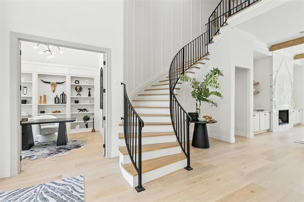 11416 Lake Oak Drive