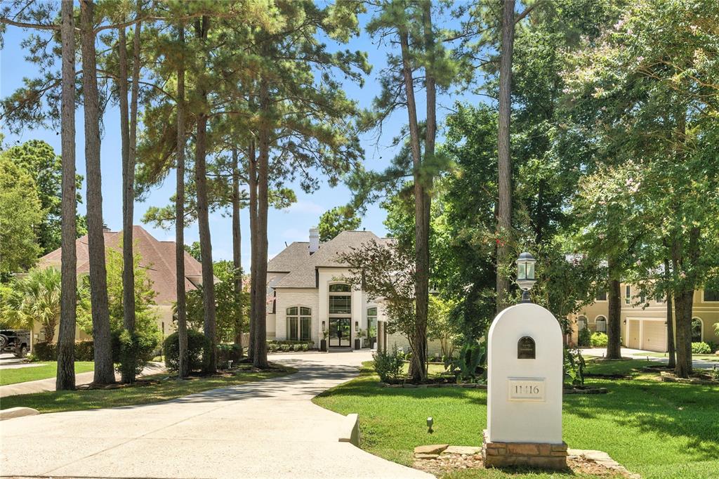 11416 Lake Oak Drive