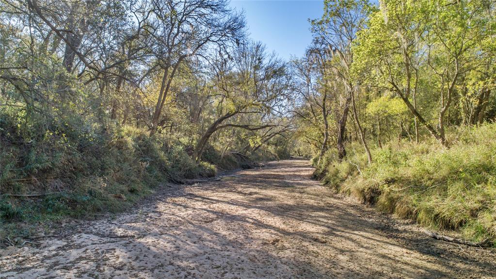 7462 County Road 284, Edna, Texas image 1