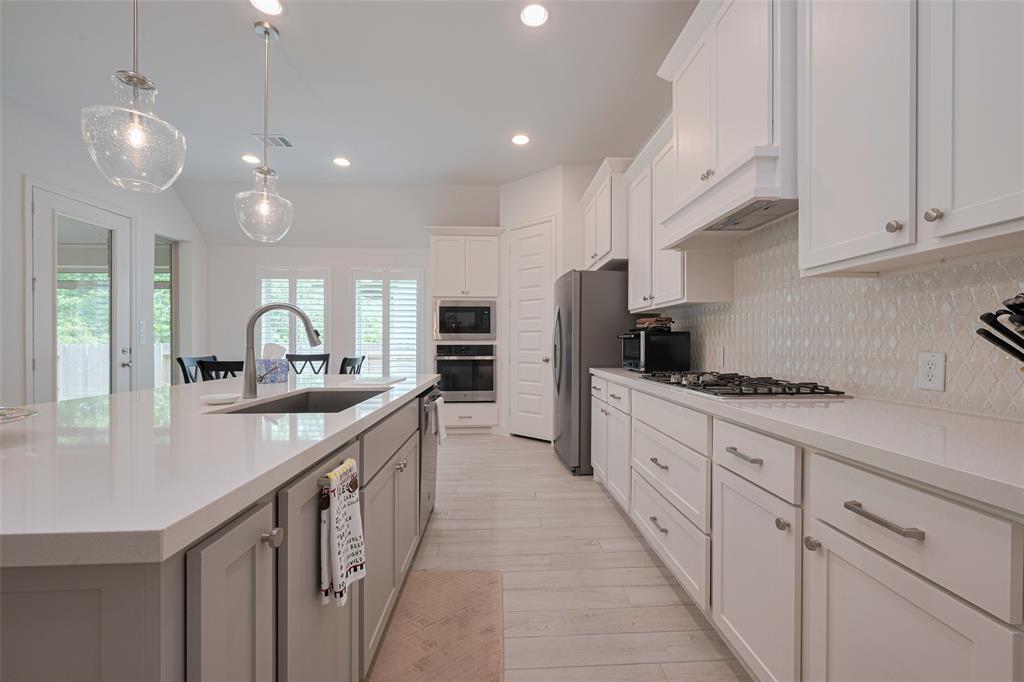 141 Pineview Cove Court, Montgomery, Texas image 8
