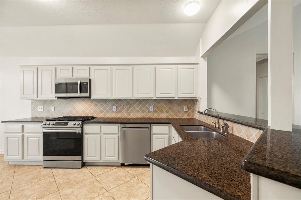 914 Garrett Drive, Magnolia, Texas image 12