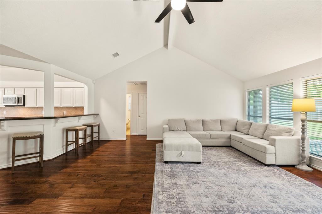 914 Garrett Drive, Magnolia, Texas image 9