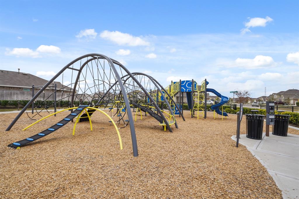 7315 Gorrion Drive, Katy, Texas image 33