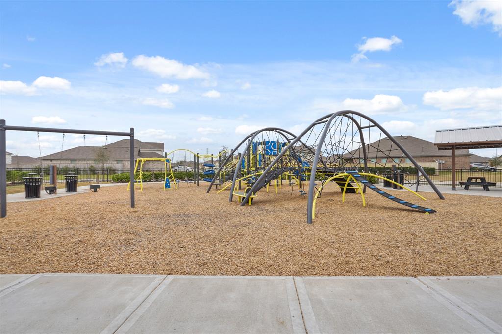 7315 Gorrion Drive, Katy, Texas image 34