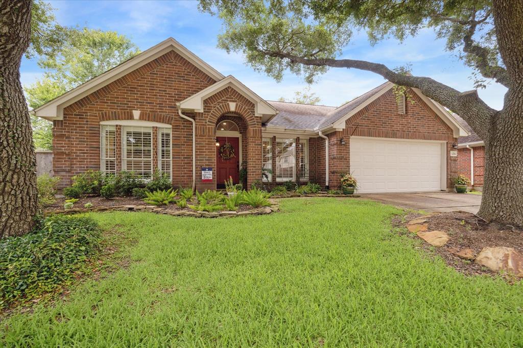 1211 Wood Haven Court, Sugar Land, Texas image 17