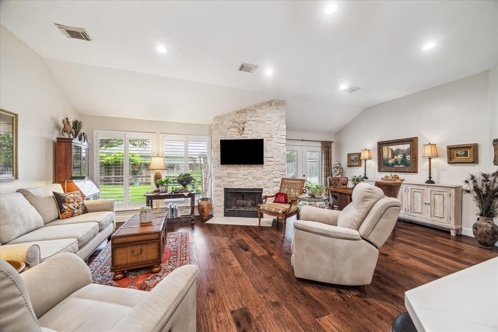 1211 Wood Haven Court, Sugar Land, Texas image 5