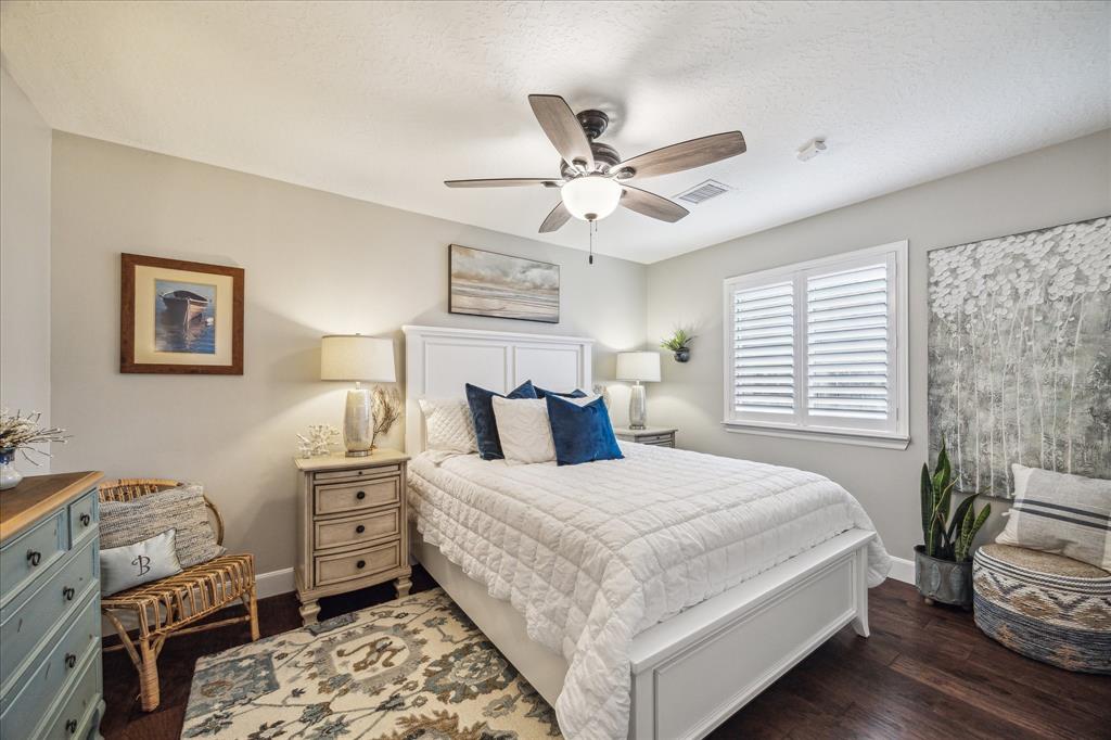 1211 Wood Haven Court, Sugar Land, Texas image 14