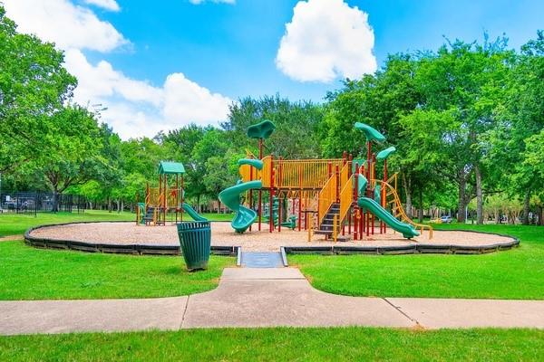1211 Wood Haven Court, Sugar Land, Texas image 22