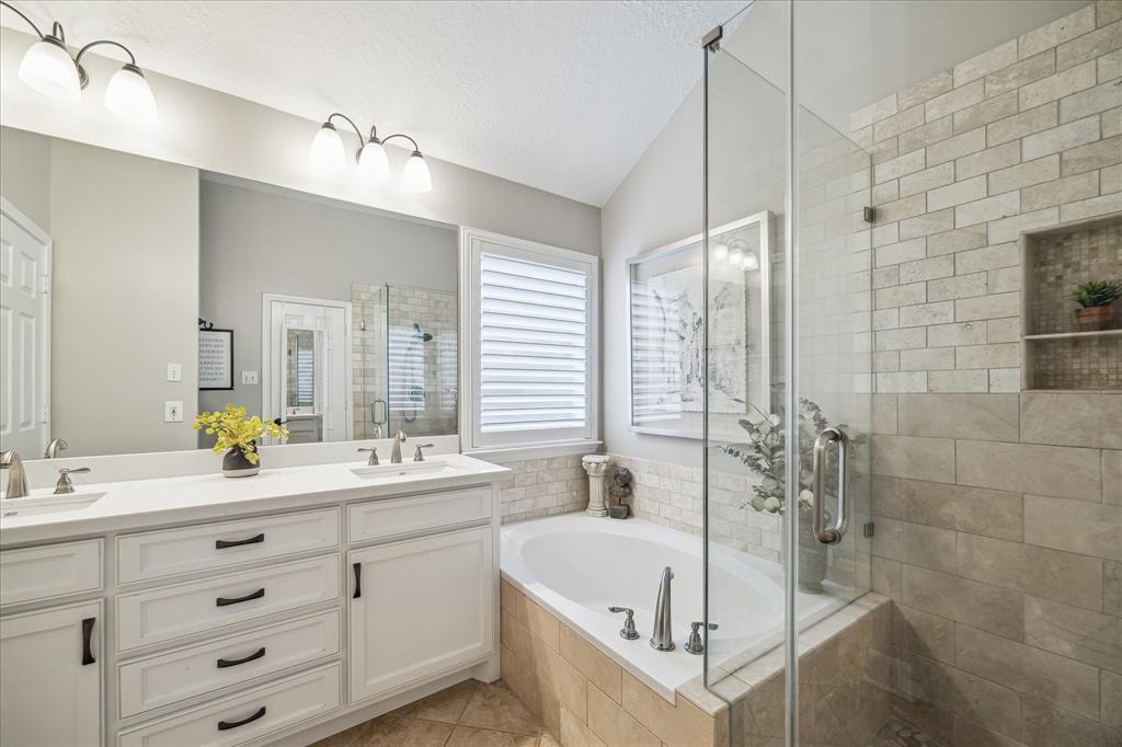 1211 Wood Haven Court, Sugar Land, Texas image 11