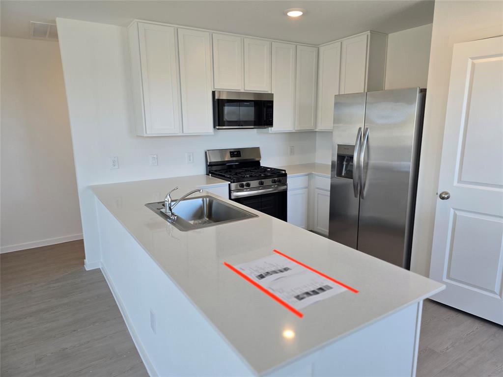 5823 Sandpiper Loop, Baytown, Texas image 1