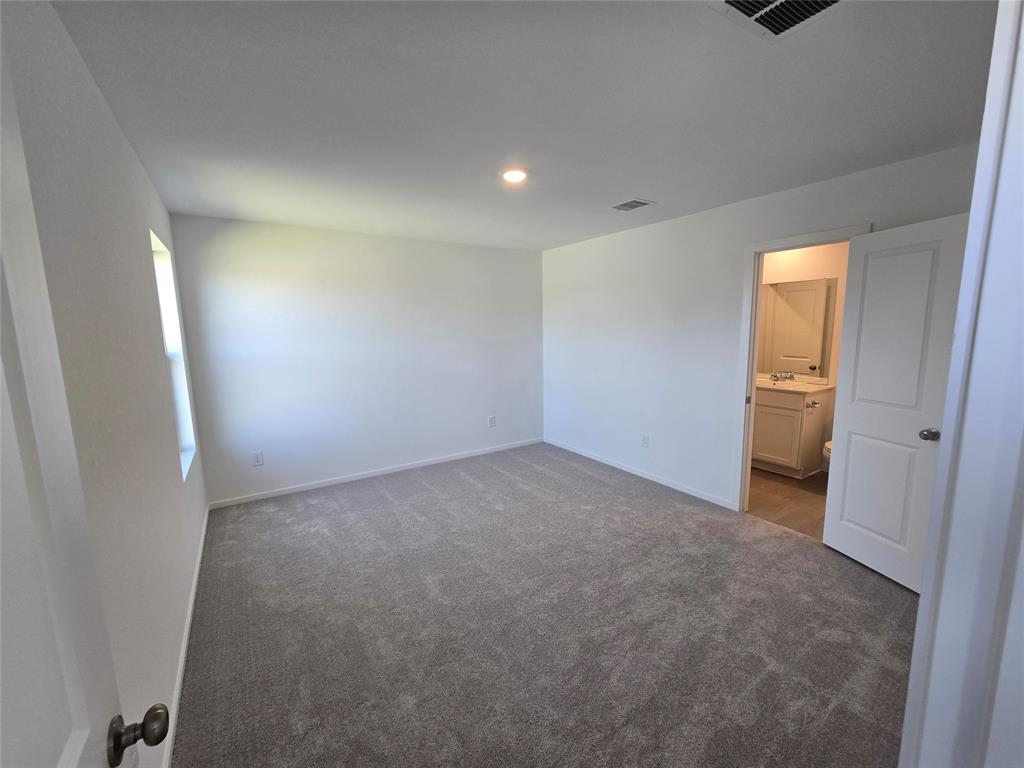 5823 Sandpiper Loop, Baytown, Texas image 3