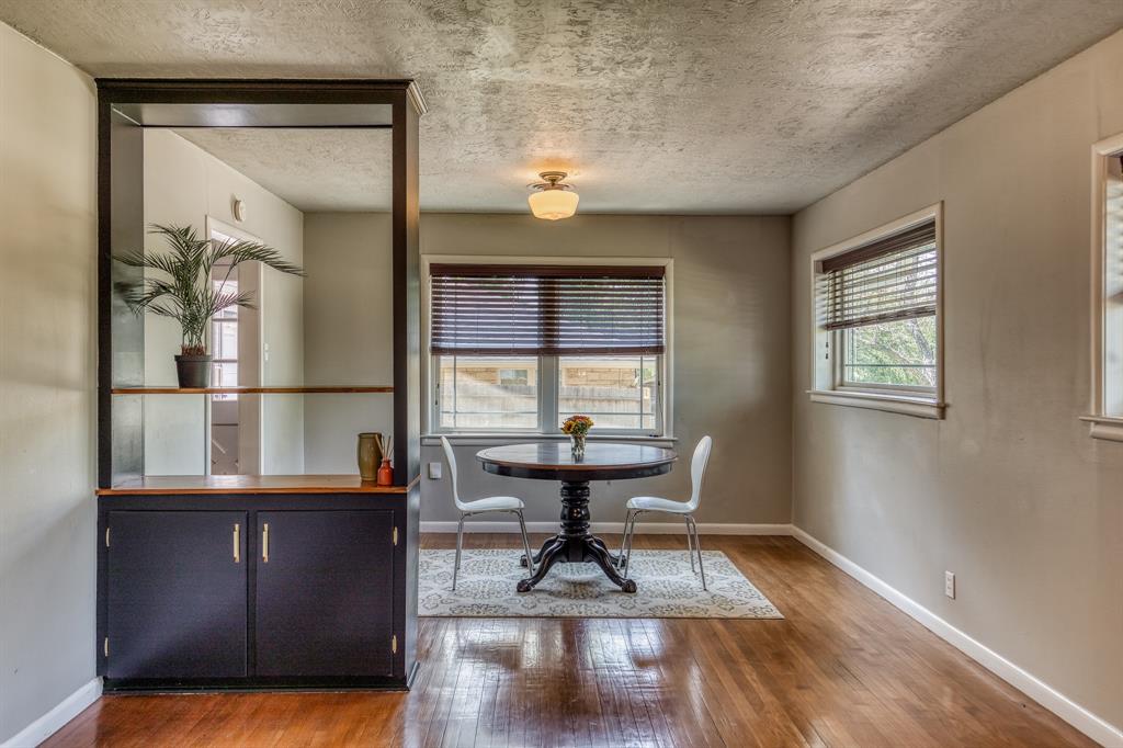 503 W Tom Green Street, Brenham, Texas image 3
