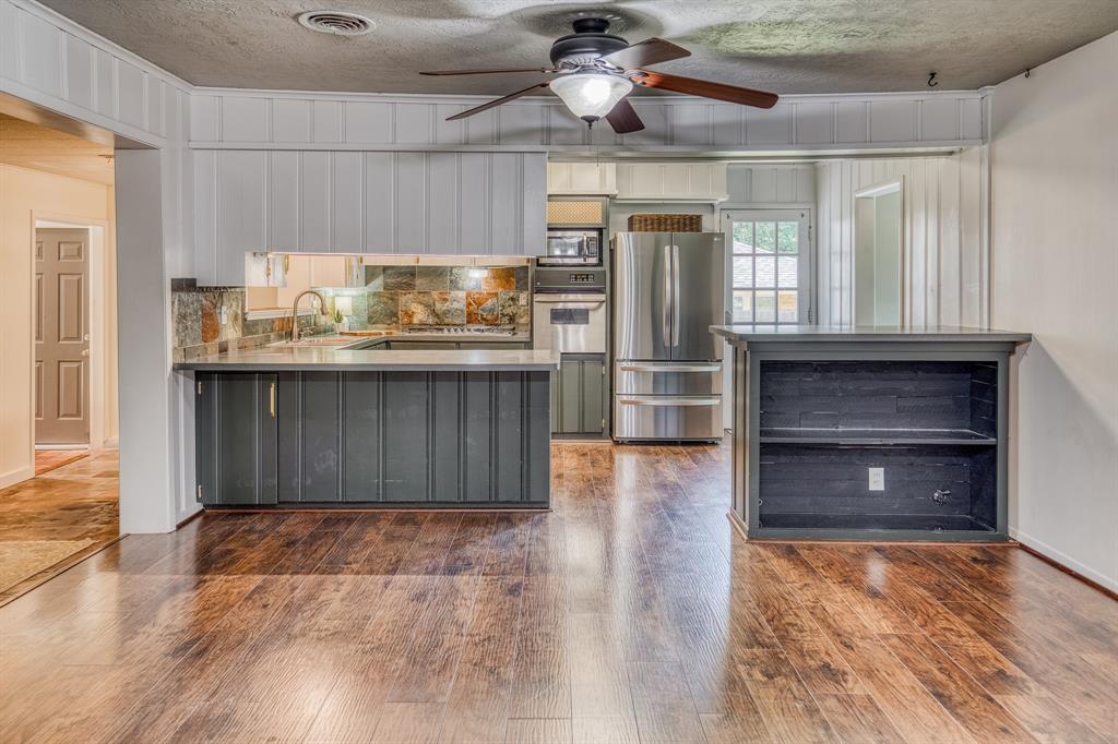 503 W Tom Green Street, Brenham, Texas image 10