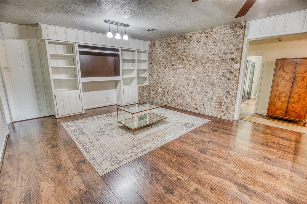 503 W Tom Green Street, Brenham, Texas image 13