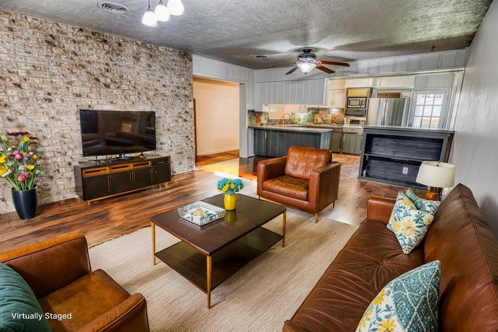 503 W Tom Green Street, Brenham, Texas image 12