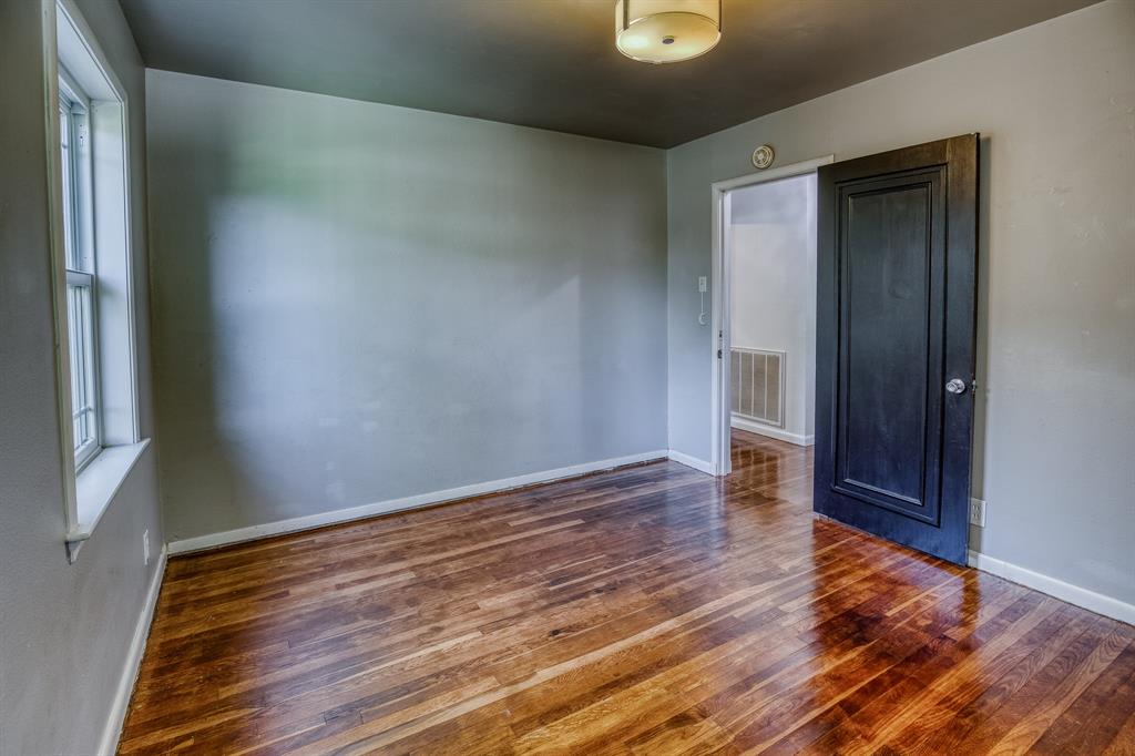 503 W Tom Green Street, Brenham, Texas image 21